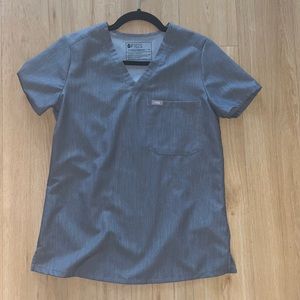 Catarina one pocket scrub top